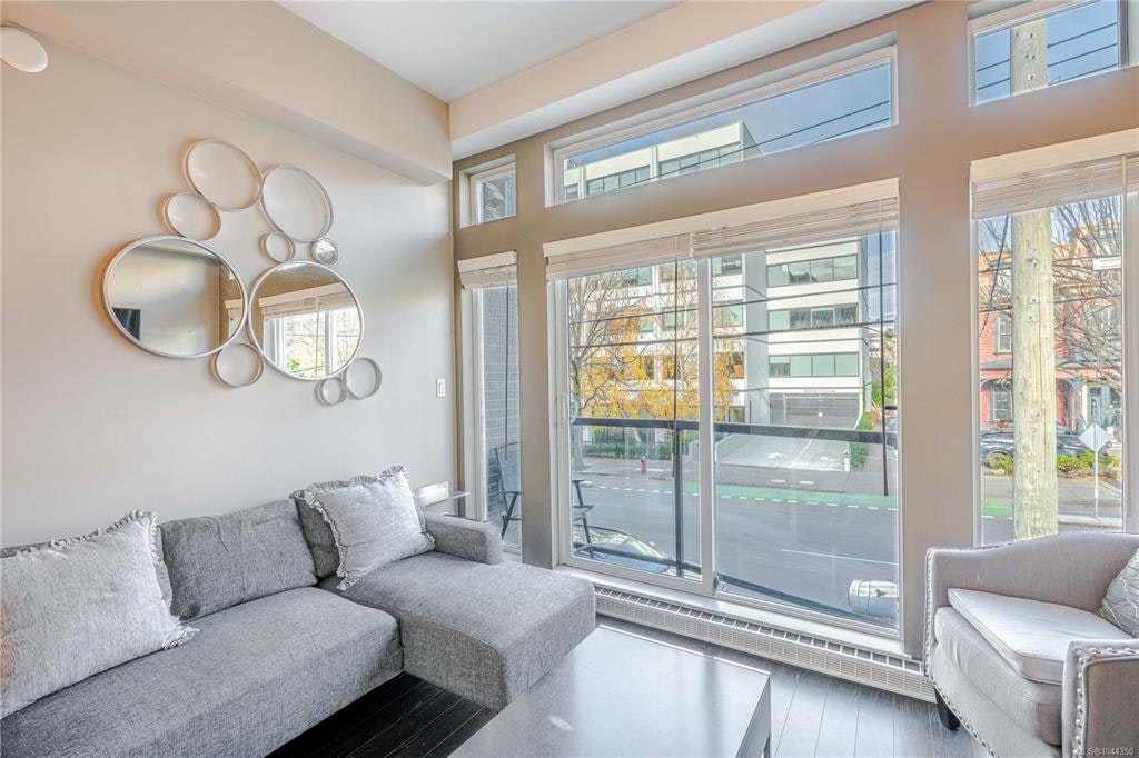203-1121 Fort Street, Victoria, BC, V8V 3K9 - 4