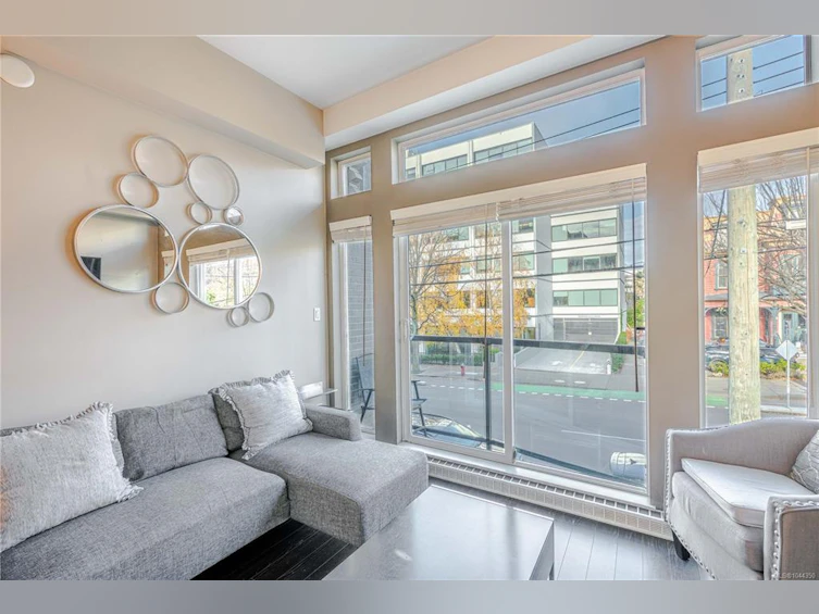 203-1121 Fort Street, Victoria, BC, V8V 3K9 - 4