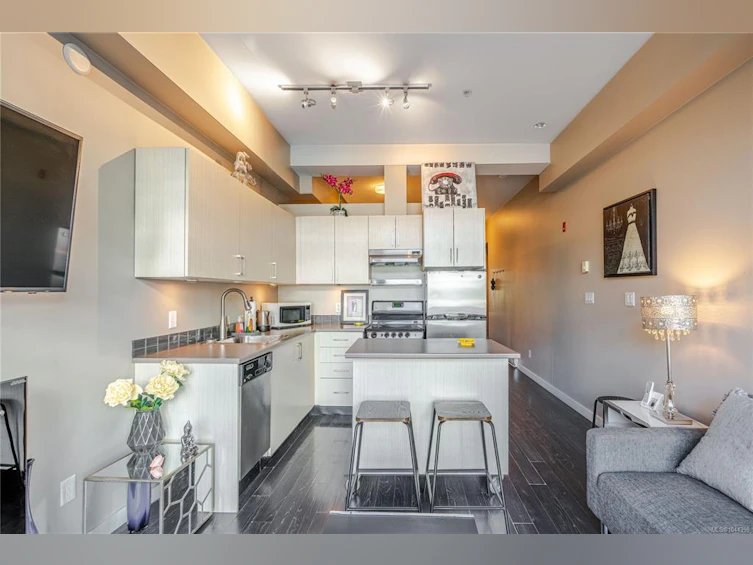203-1121 Fort Street, Victoria, BC, V8V 3K9 - 10