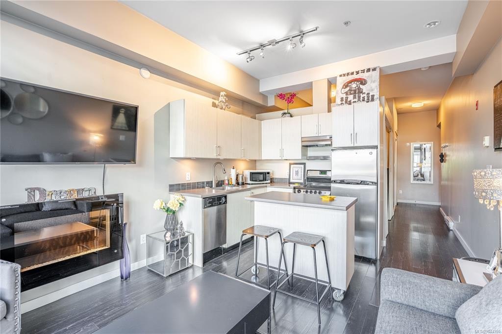 203-1121 Fort Street, Victoria, BC, V8V 3K9 - 7