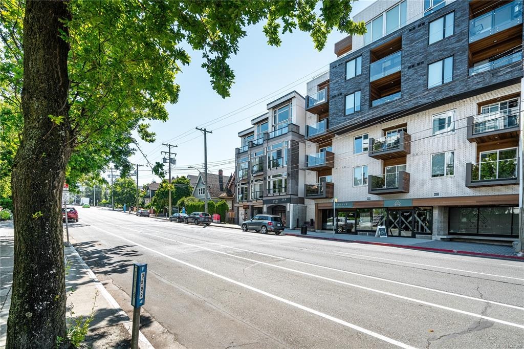 203-1121 Fort Street, Victoria, BC, V8V 3K9 - 32