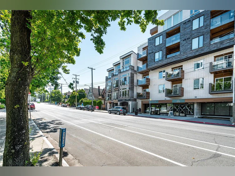 203-1121 Fort Street, Victoria, BC, V8V 3K9 - 32