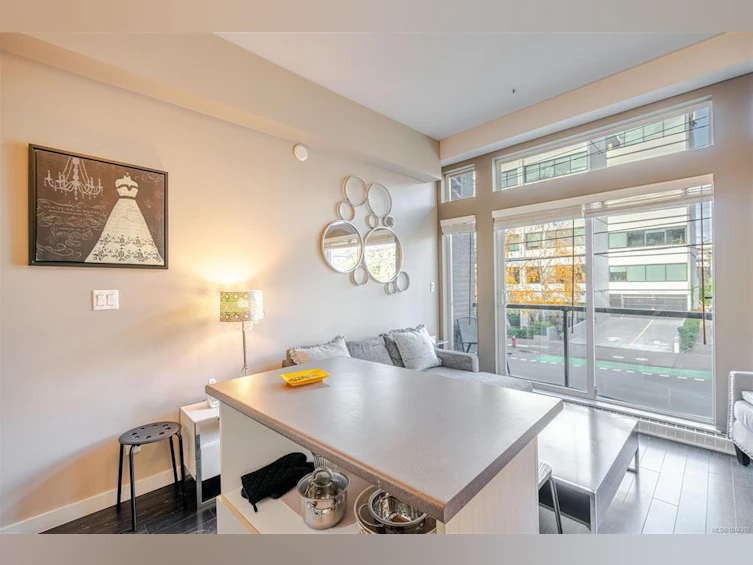 203-1121 Fort Street, Victoria, BC, V8V 3K9 - 5