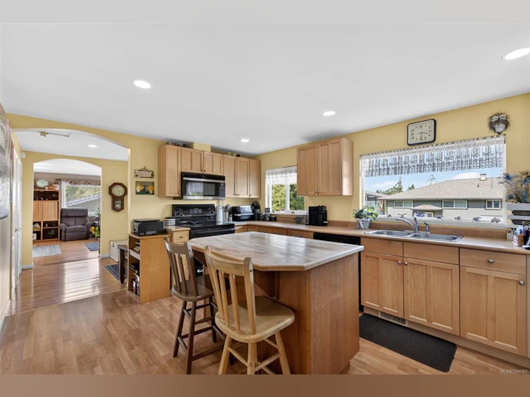 3475 Seacloud Road, Saltair, BC, V0R 1K2 - 9