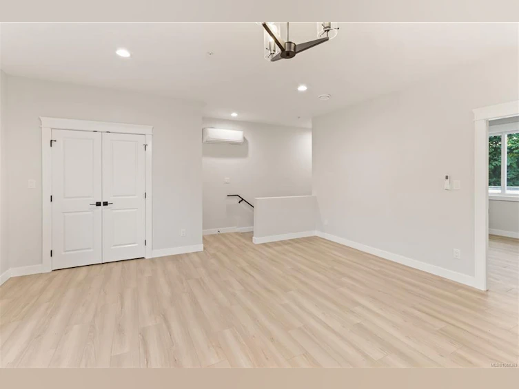 200-2188 Jingle Pot Road, Nanaimo, BC, V9R 6J2 - 4