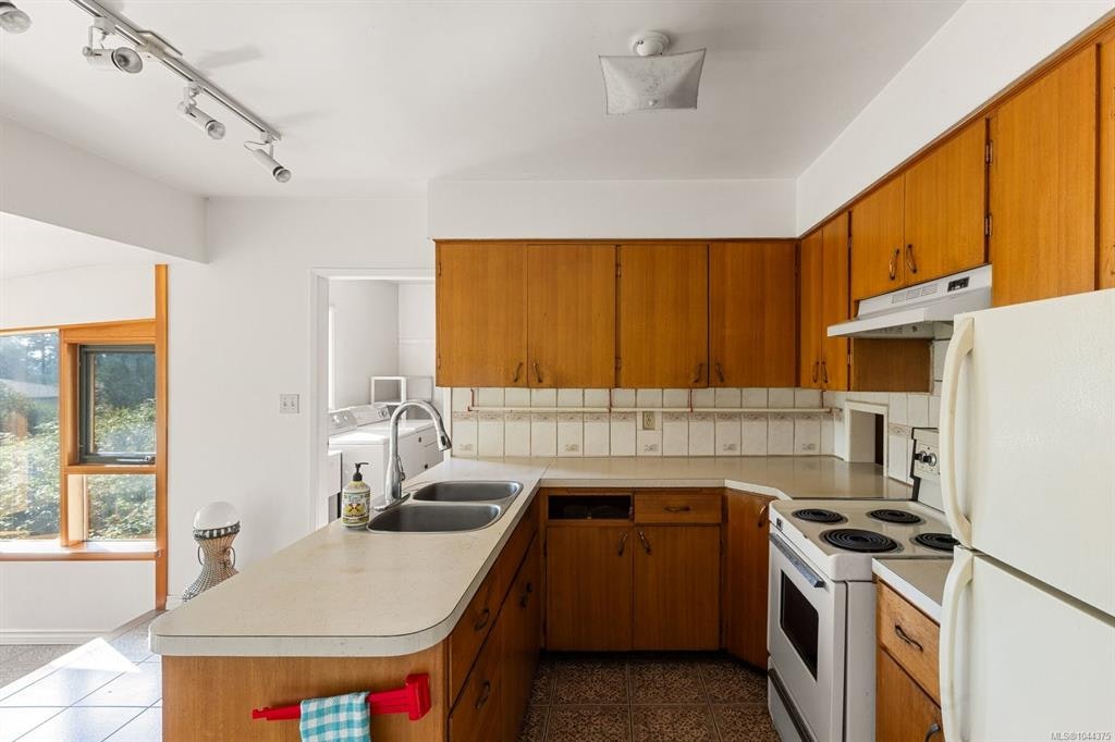 8625 Aldous Terrace - 5
