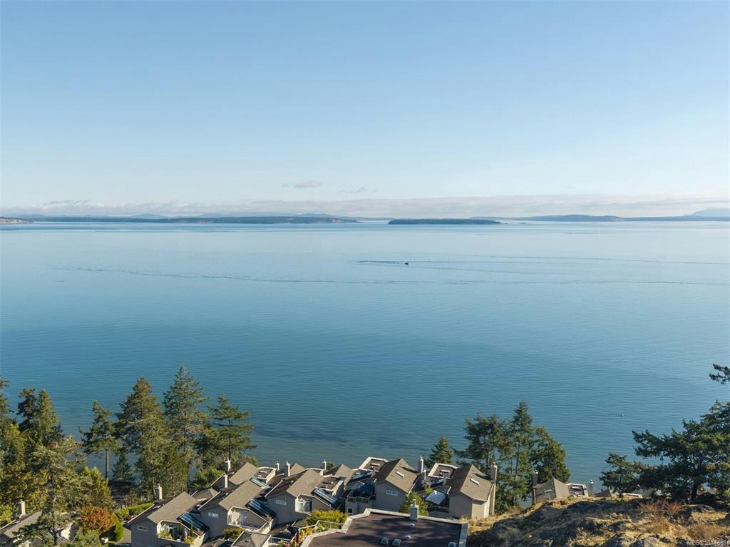 1-4771 Cordova Bay Road, Saanich, BC, V8Y 2J7