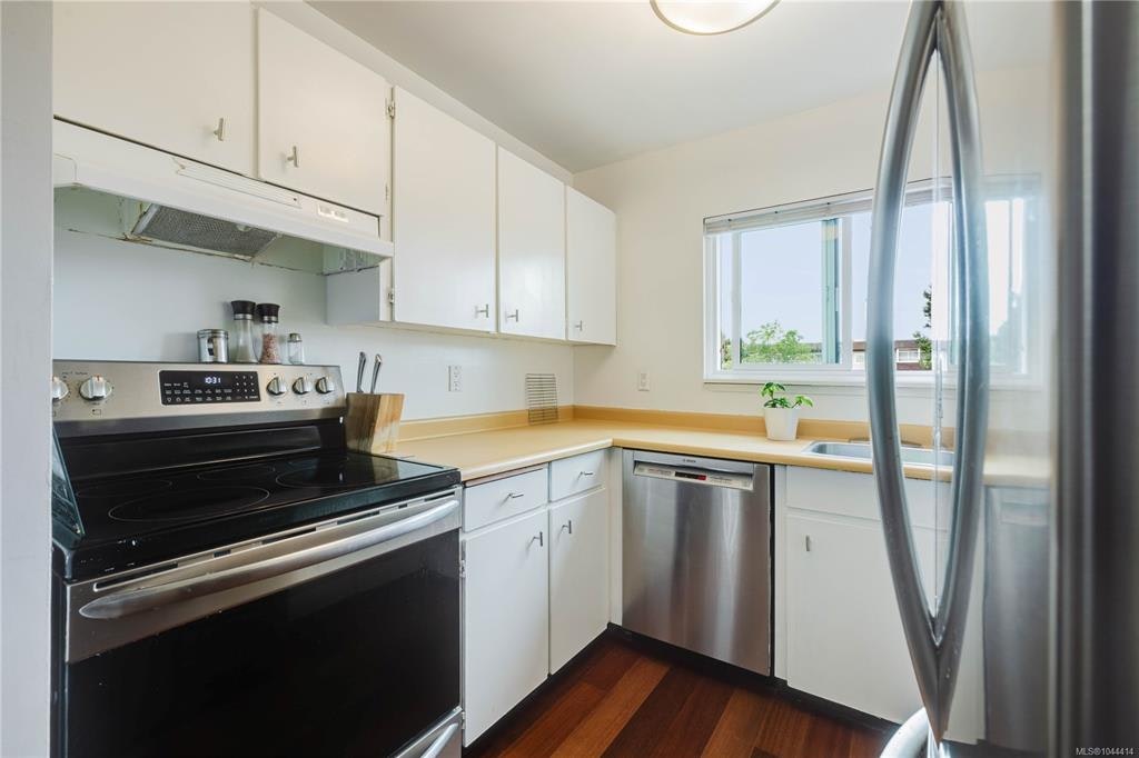 303-1031 Burdett Avenue, Victoria, BC, V8V 3G9 - 14