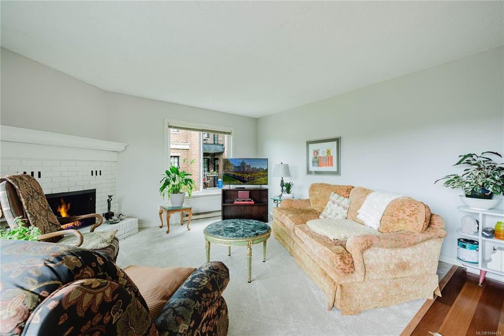 303-1031 Burdett Avenue, Victoria, BC, V8V 3G9 - 9