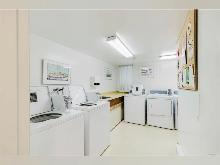 303-1031 Burdett Avenue, Victoria, BC, V8V 3G9 - 39