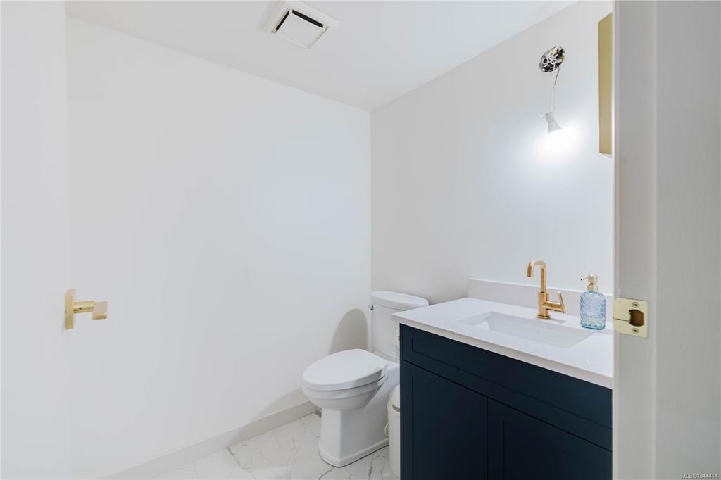 303-1031 Burdett Avenue, Victoria, BC, V8V 3G9 - 40