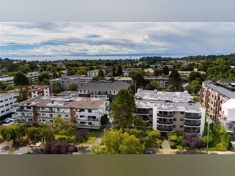 303-1031 Burdett Avenue, Victoria, BC, V8V 3G9 - 43