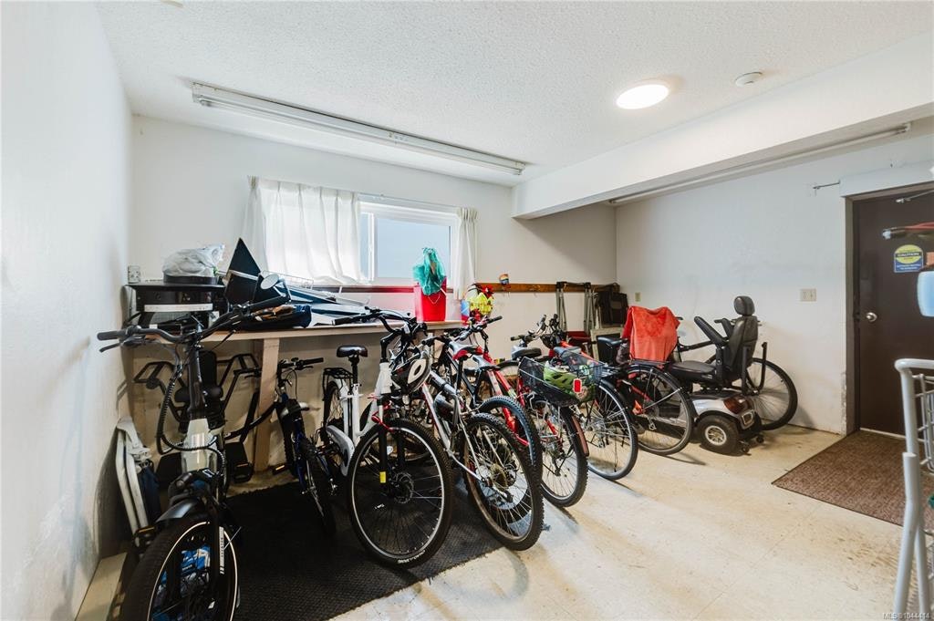 303-1031 Burdett Avenue, Victoria, BC, V8V 3G9 - 38