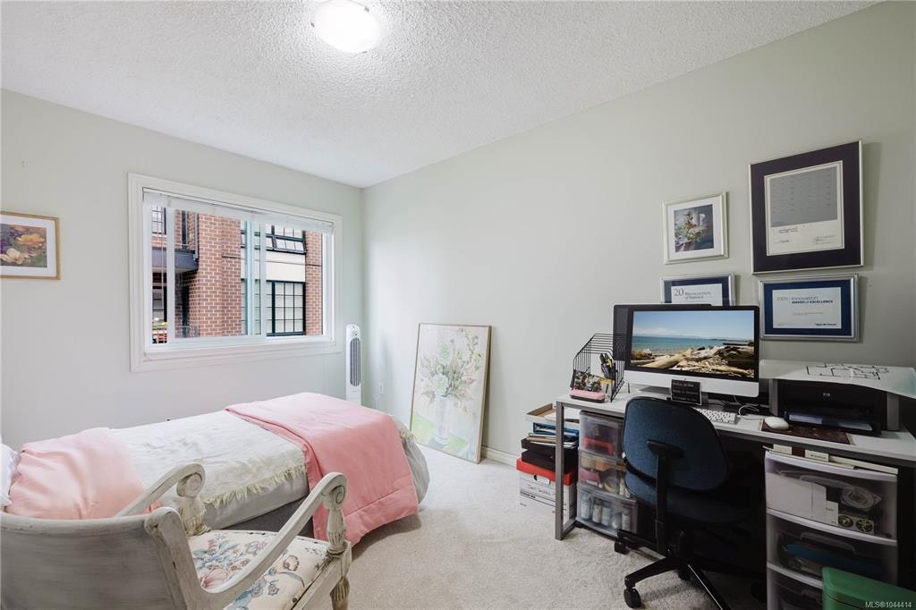 303-1031 Burdett Avenue, Victoria, BC, V8V 3G9 - 21