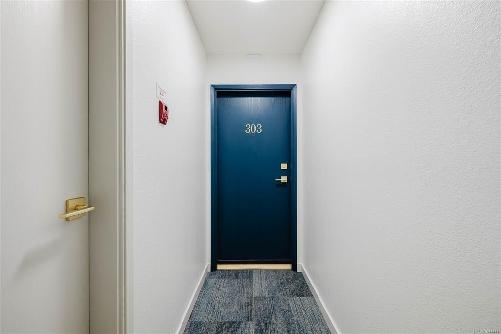303-1031 Burdett Avenue - 5