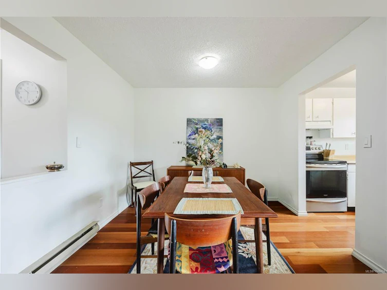303-1031 Burdett Avenue, Victoria, BC, V8V 3G9 - 12
