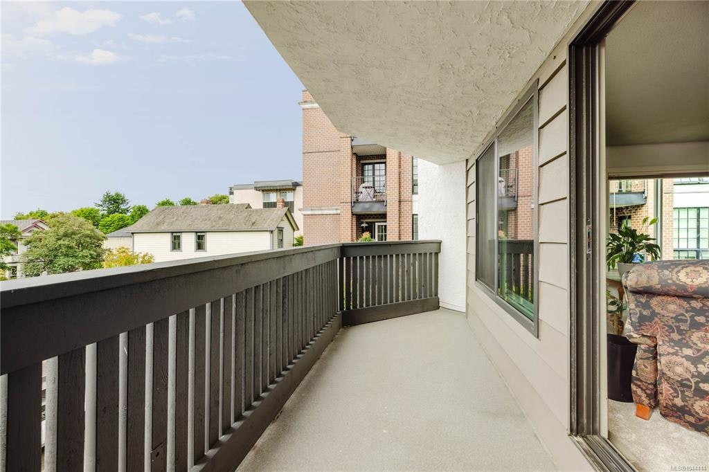303-1031 Burdett Avenue, Victoria, BC, V8V 3G9 - 23