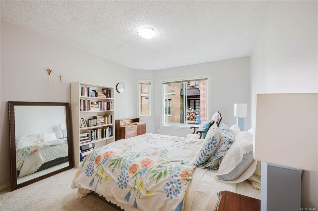 303-1031 Burdett Avenue, Victoria, BC, V8V 3G9 - 17