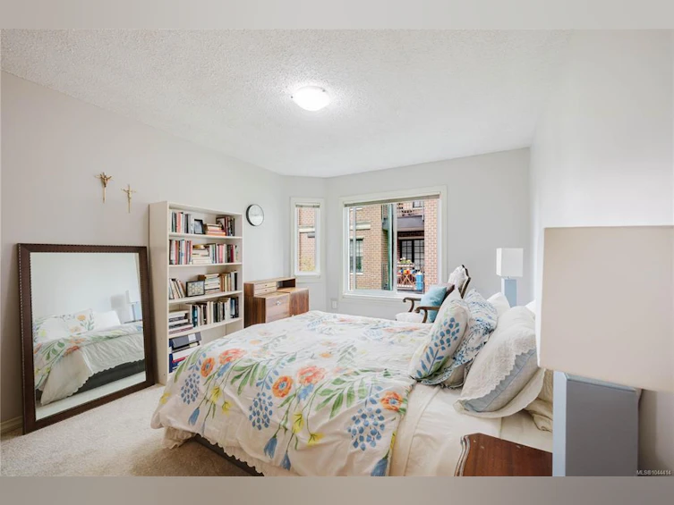 303-1031 Burdett Avenue, Victoria, BC, V8V 3G9 - 17