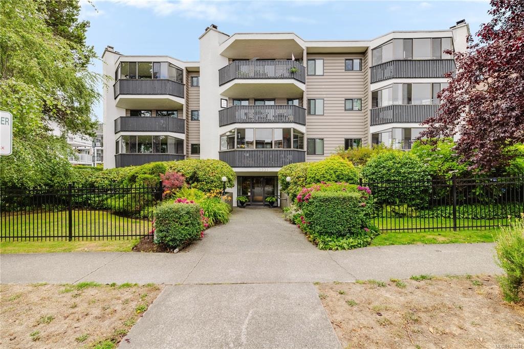 303-1031 Burdett Avenue - 2