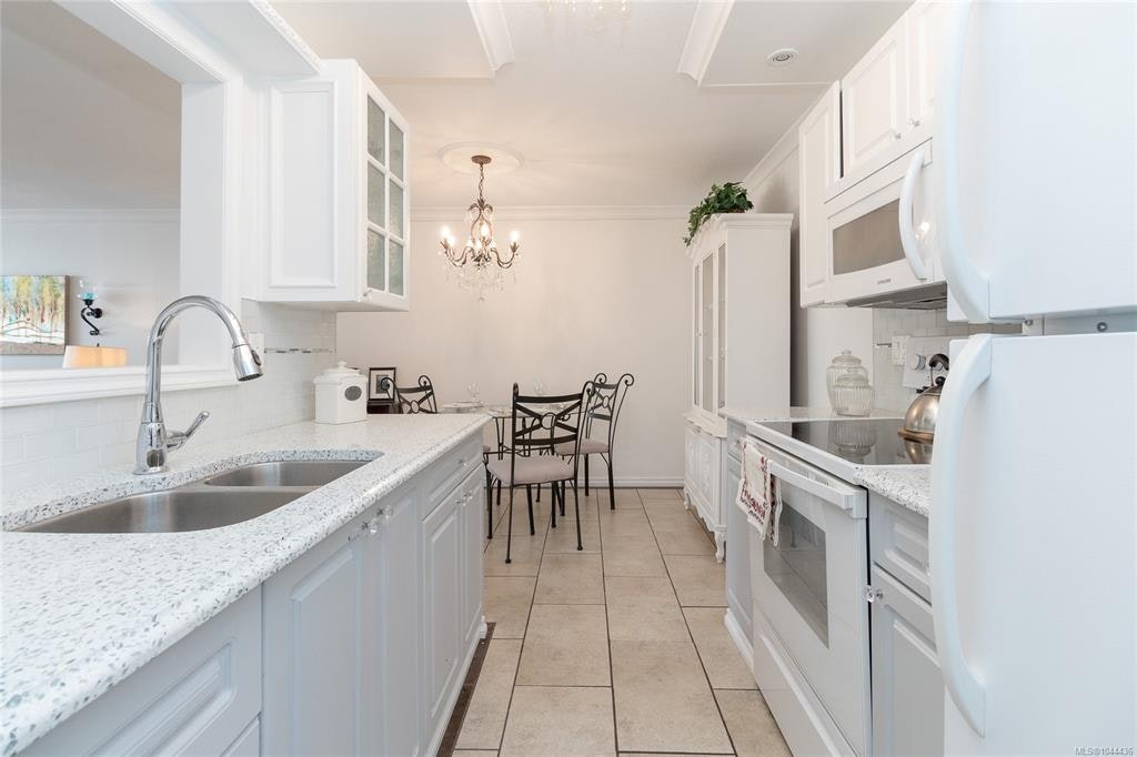 111-2050 White Birch Road, Sidney, BC, V8L 2R1