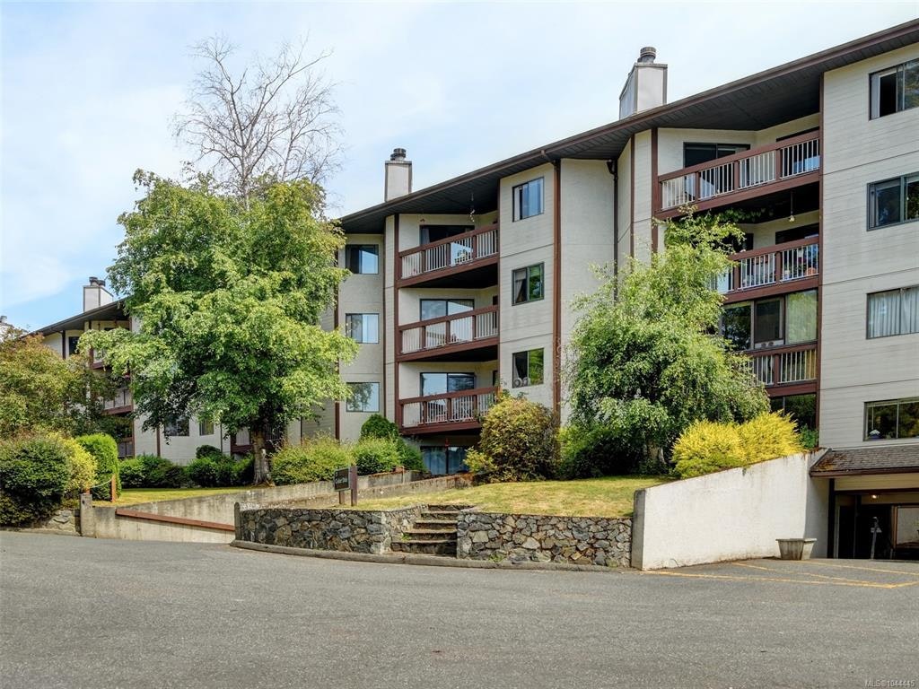 205-75 W Gorge Road, Saanich, BC, V9A 7A9