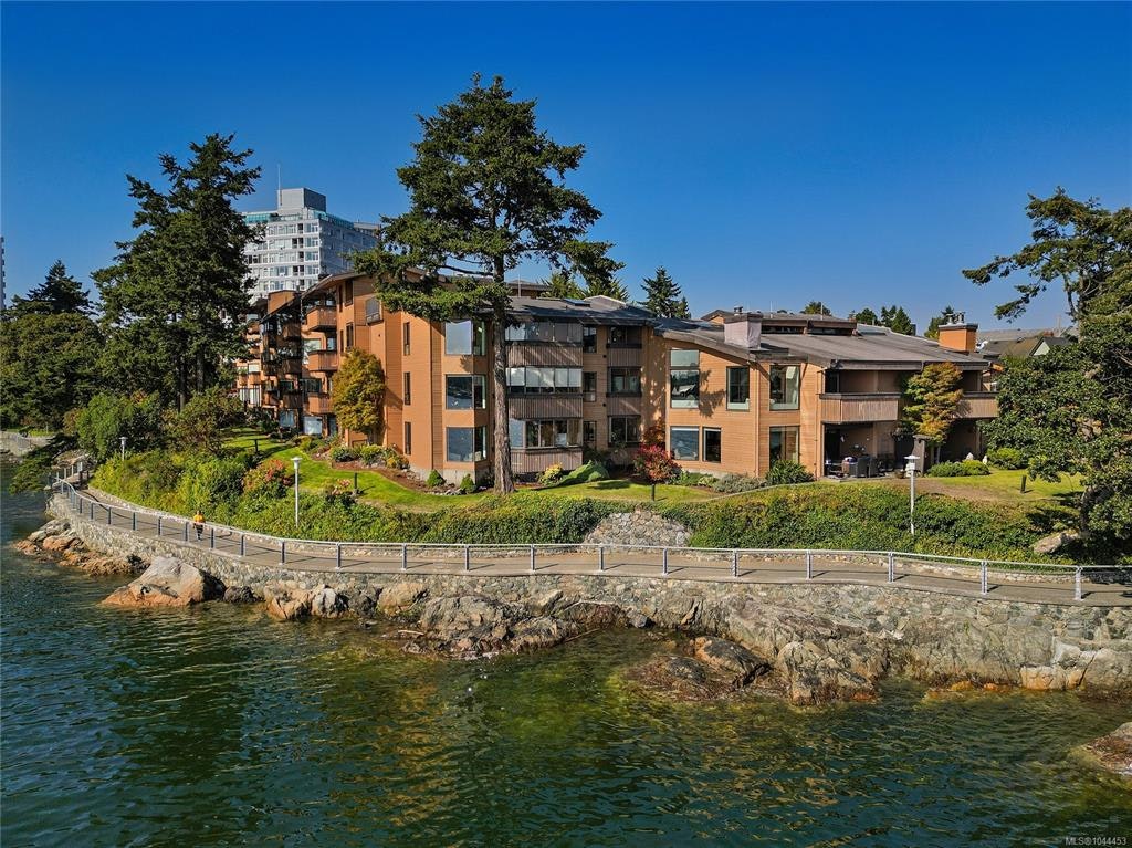 209-630 Seaforth Street, Victoria, BC, V9A 3R7