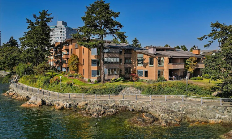 209-630 Seaforth Street