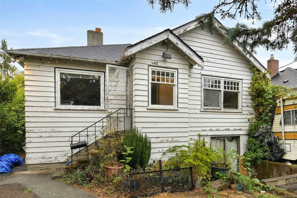 482 Ker Avenue, Saanich, BC, V9A 2B7
