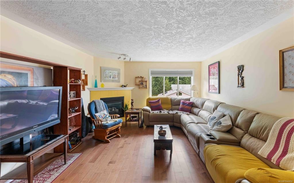 23-1150 Walkem Road - 4