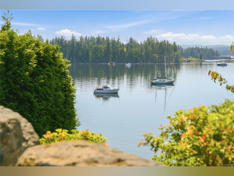 1157 West Road, Quadra Island, BC, V0N 2P0 - 68
