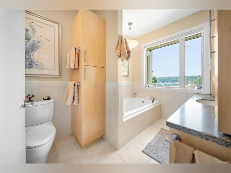 1157 West Road, Quadra Island, BC, V0N 2P0 - 43