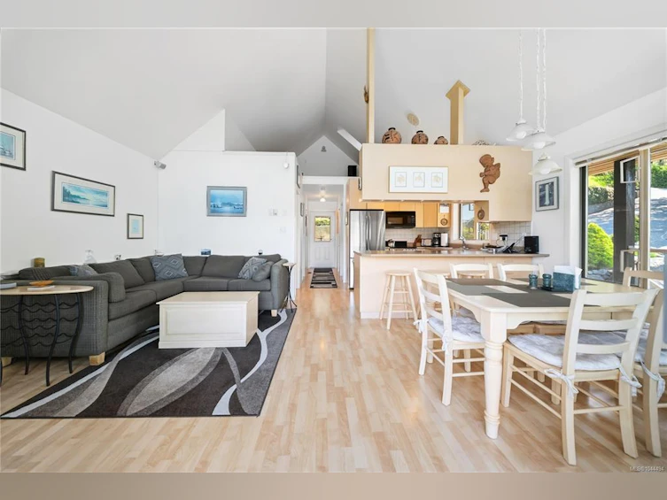 1157 West Road, Quadra Island, BC, V0N 2P0 - 81
