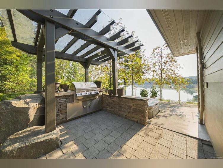 1157 West Road, Quadra Island, BC, V0N 2P0 - 34