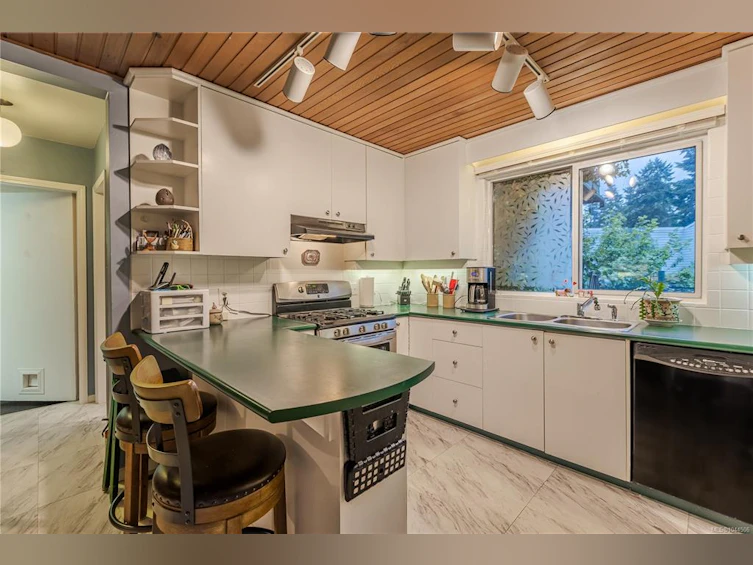 1719 E Centennial Avenue, Comox, BC, V9M 2W3 - 24