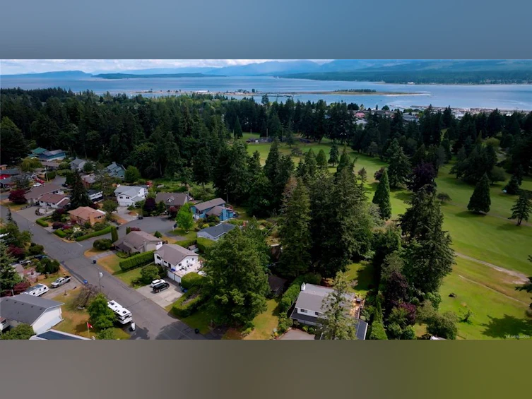 1719 E Centennial Avenue, Comox, BC, V9M 2W3 - 49