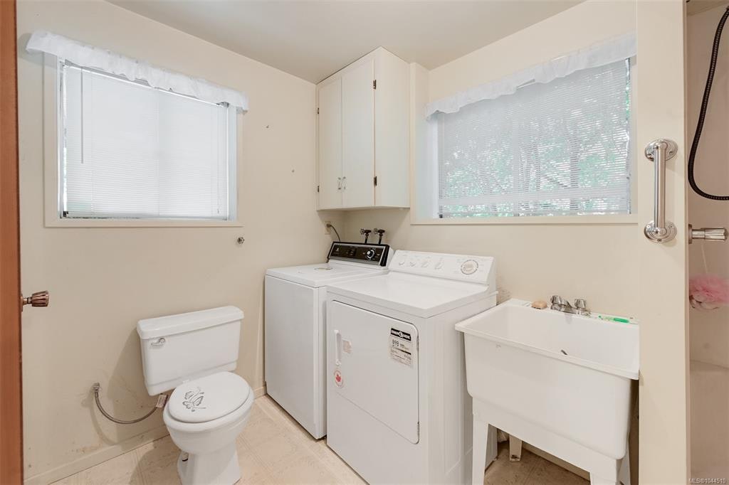3938 Shorncliffe Road, Saanich, BC, V8P 2T6 - 39