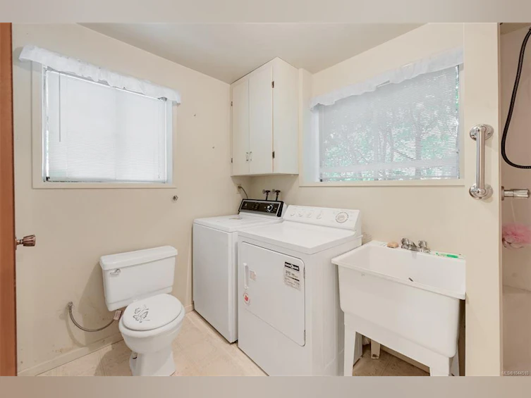 3938 Shorncliffe Road, Saanich, BC, V8P 2T6 - 39