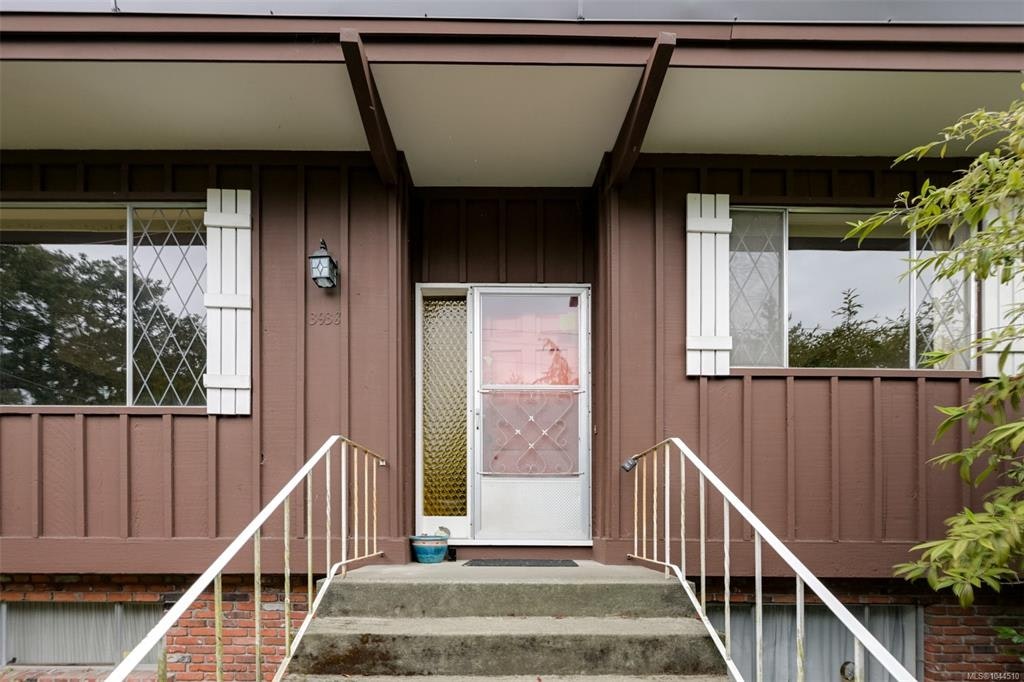 3938 Shorncliffe Road - 2