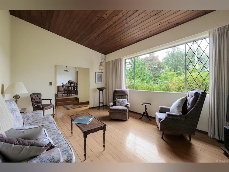 3938 Shorncliffe Road, Saanich, BC, V8P 2T6