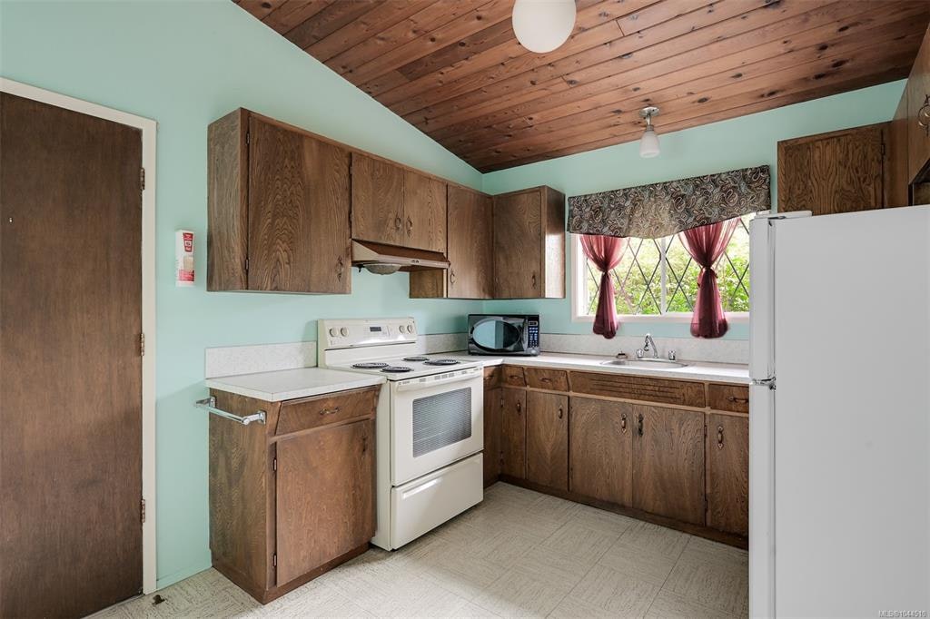 3938 Shorncliffe Road, Saanich, BC, V8P 2T6 - 16