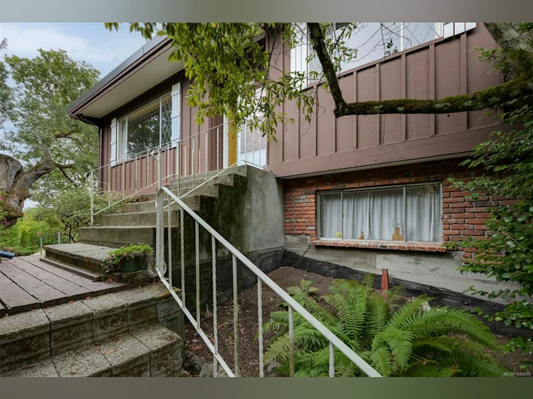 3938 Shorncliffe Road, Saanich, BC, V8P 2T6 - 4