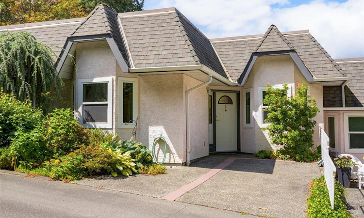 5-930 Josephine Road