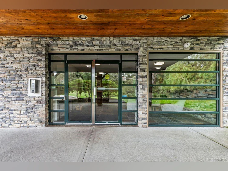 305-2676 S Island Highway, Campbell River, BC, V9W 1C7 - 4