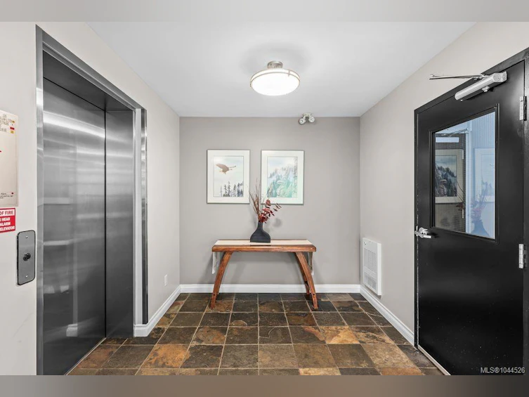 305-2676 S Island Highway, Campbell River, BC, V9W 1C7 - 8