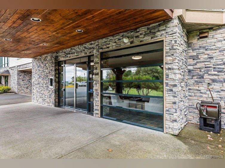 305-2676 S Island Highway, Campbell River, BC, V9W 1C7 - 3