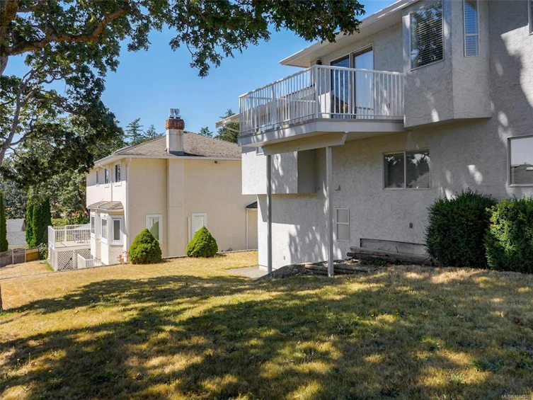 1287 Carmichael Court, Saanich, BC, V8Z 7B9 - 34