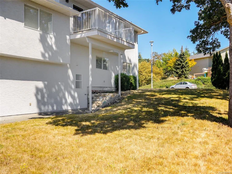 1287 Carmichael Court, Saanich, BC, V8Z 7B9 - 35