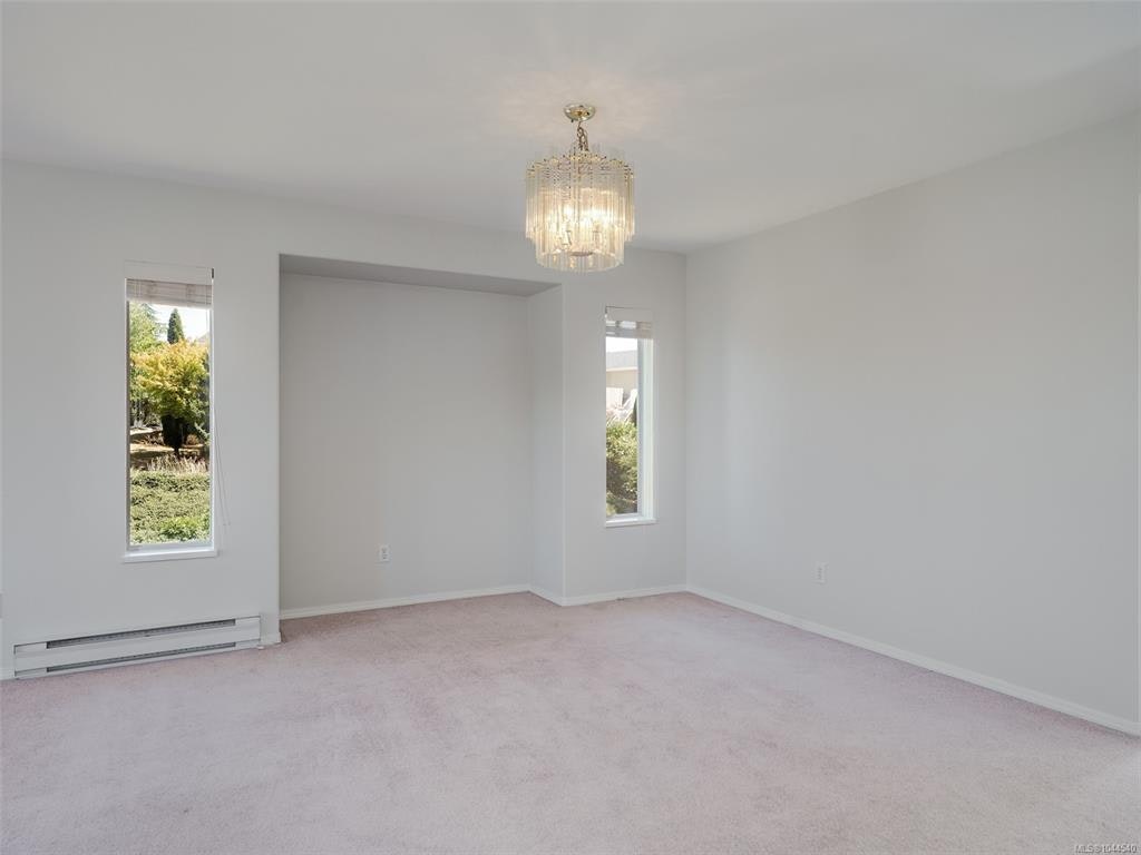 1287 Carmichael Court, Saanich, BC, V8Z 7B9 - 7