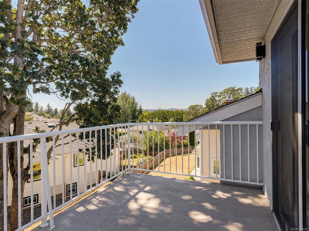 1287 Carmichael Court, Saanich, BC, V8Z 7B9 - 14